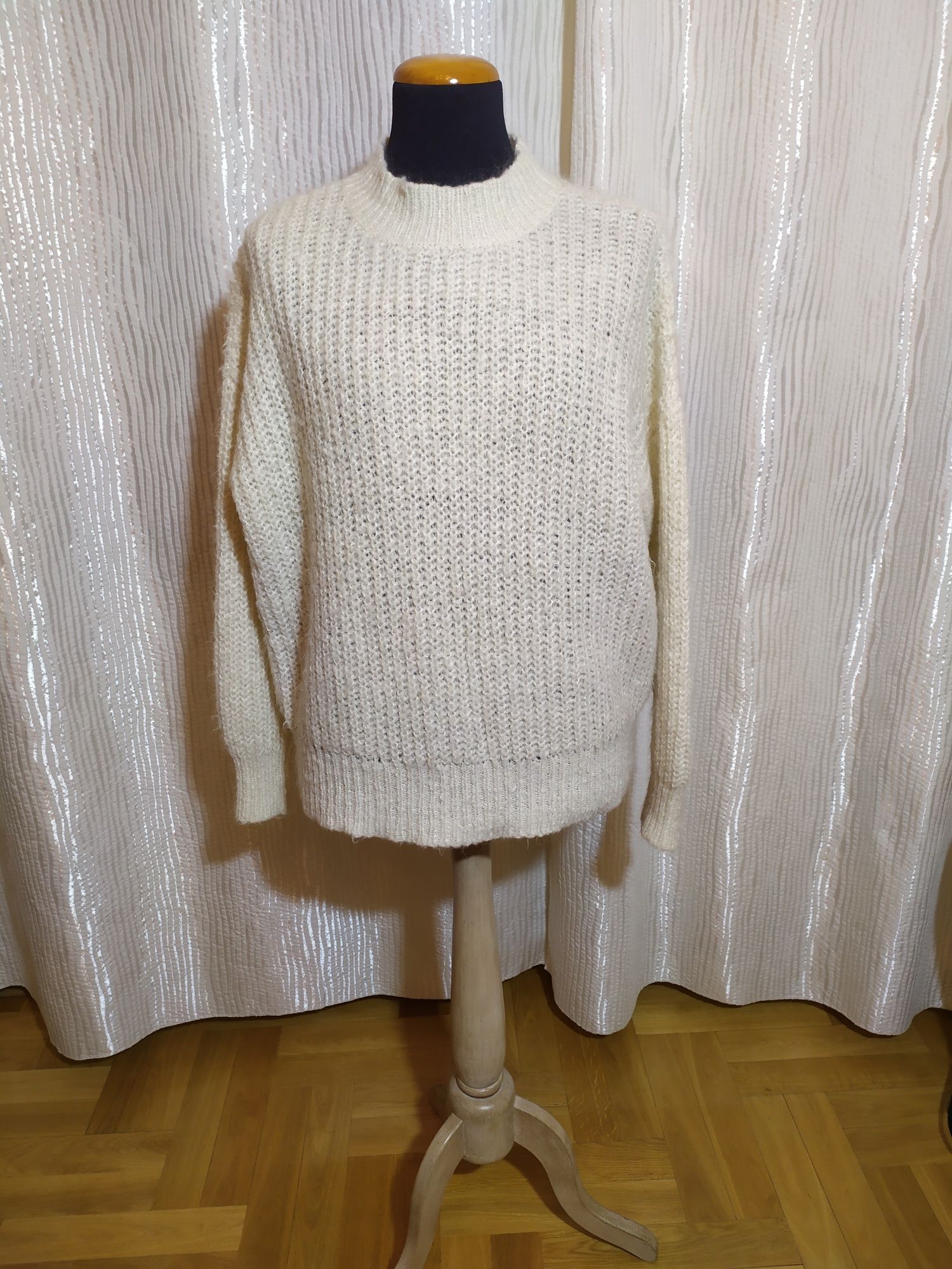 Sweter wełniany damski