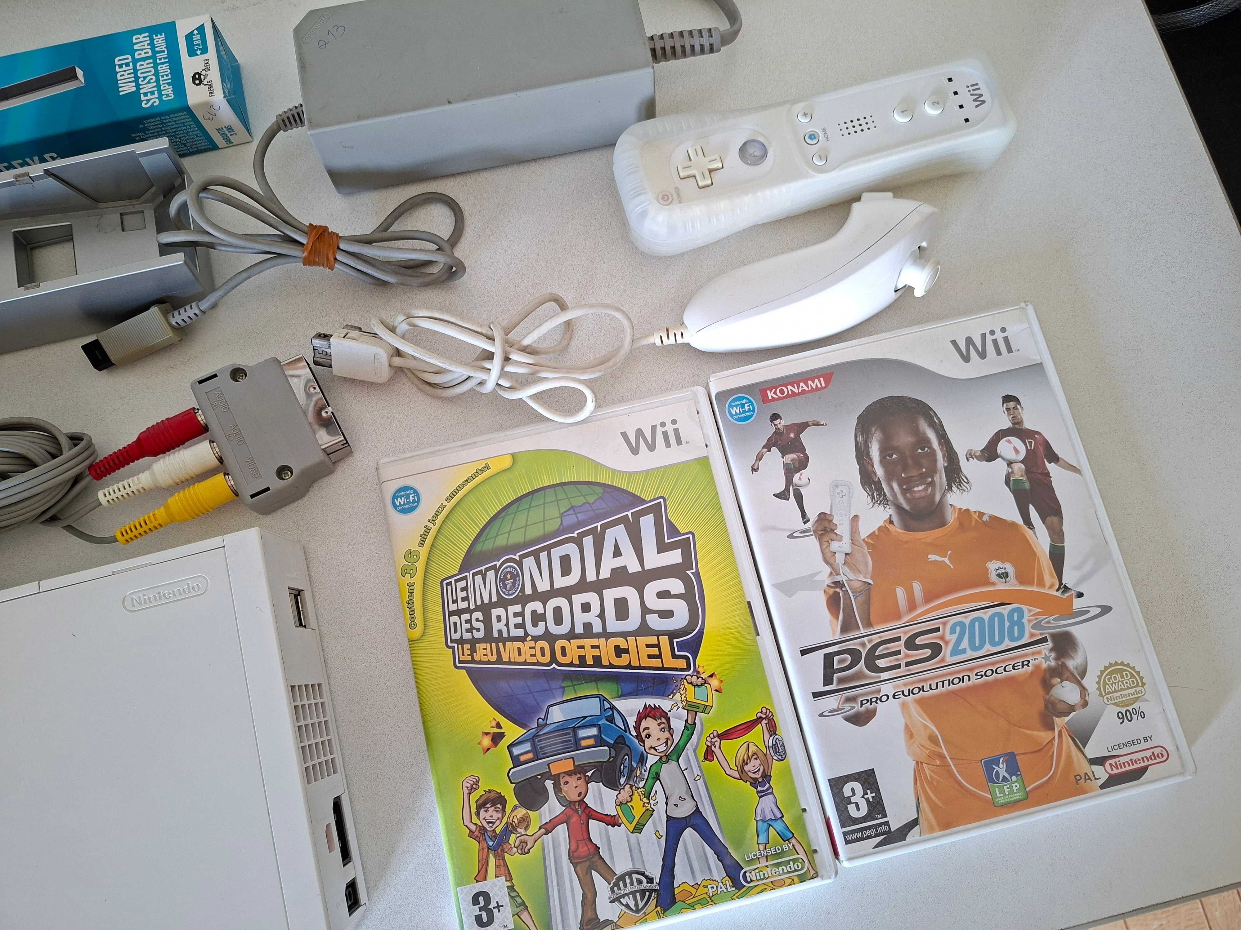 Nintendo Wii Branca 1º Modelo + 1 Comando + 2 jogos *100% Funcional*