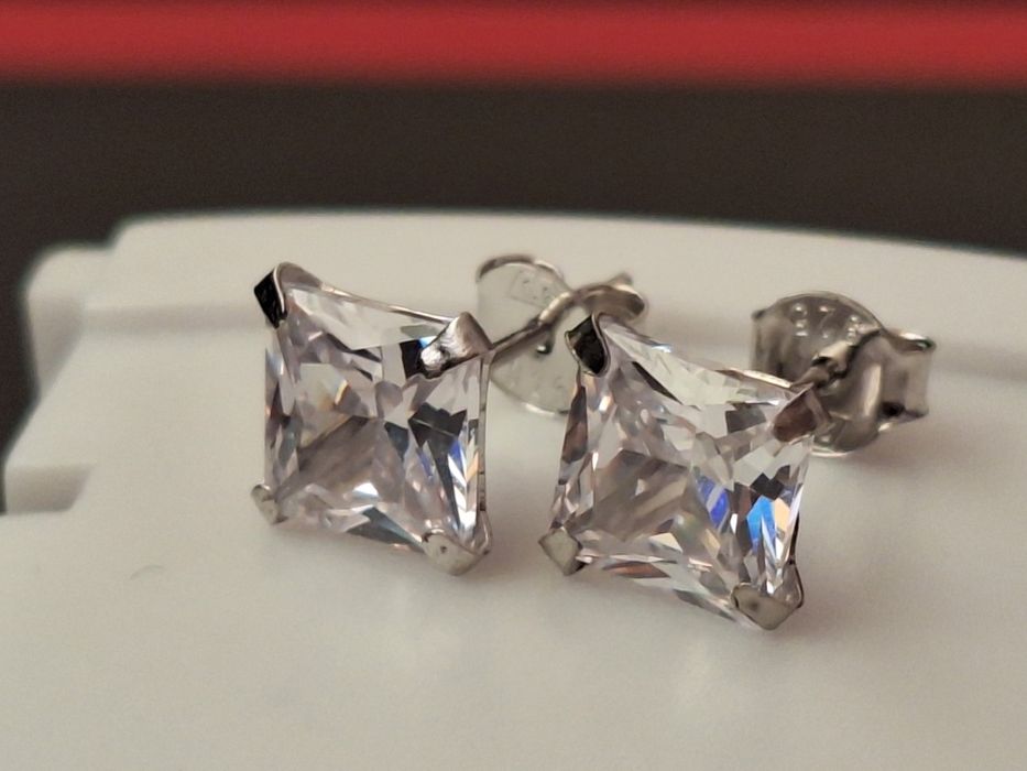 Srebrne  kwadratowe duże cyrkonie pr.925