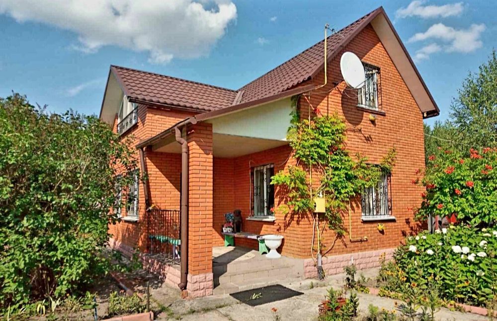 Будинок біля лісу