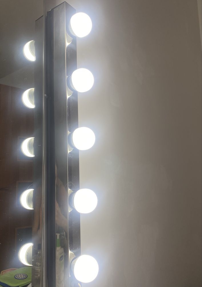 3 Panele (lampy) scienne z zarowkami swiatlo dzienne