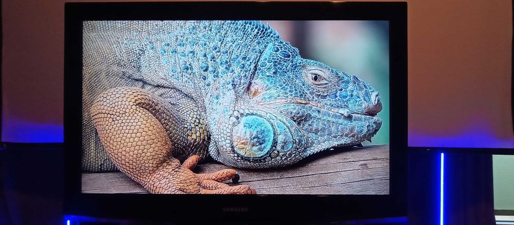 Привет продам телевизор