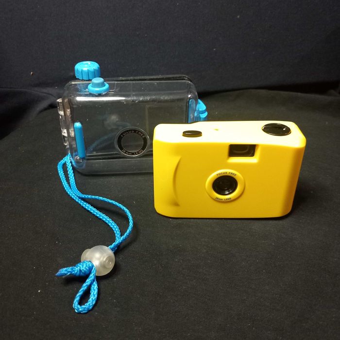 Máquina fotográfica yellow