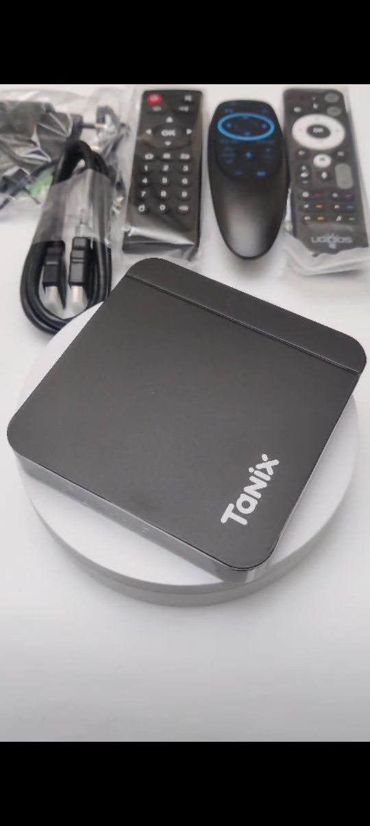 Смарт ТВ.(ugoos) TV Box Tanix w2  2gb RAM  16gb ROM Android 11