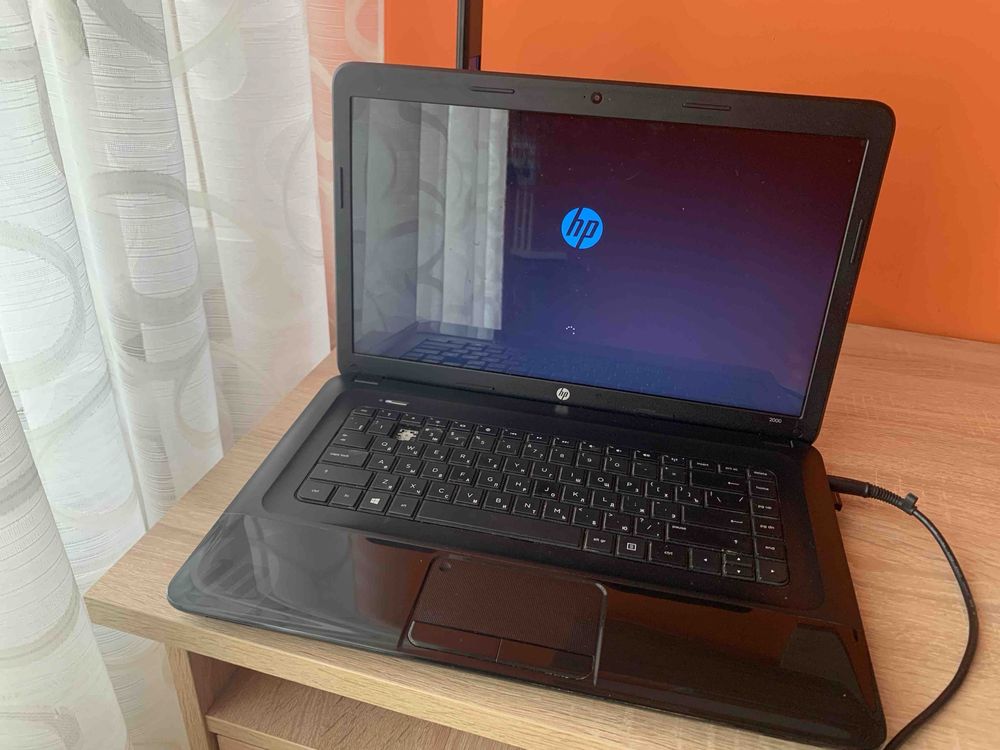 Ноутбук HP 2000 Notebook