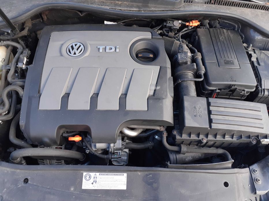 VOLKSWAGEN GOLF (VI)  1,6 автомат 2011 року
