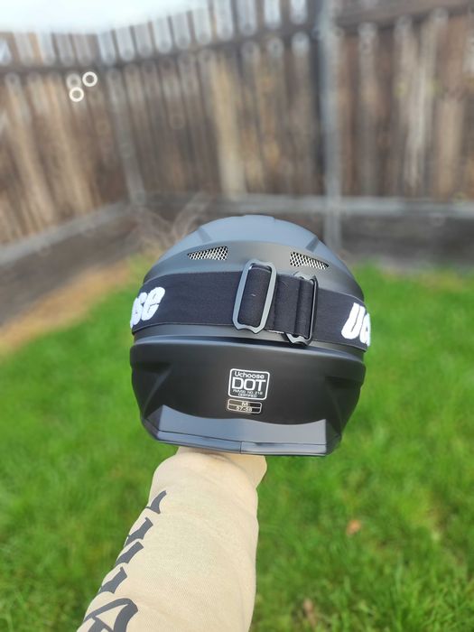 Новий стильний мотошолом, є різні розміри!!!