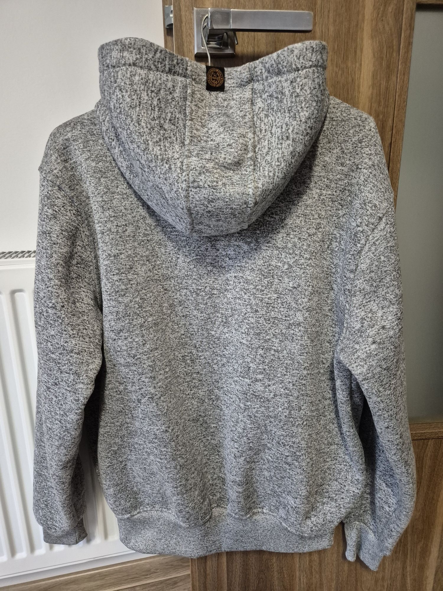 Delikatnie ocieplana bluza