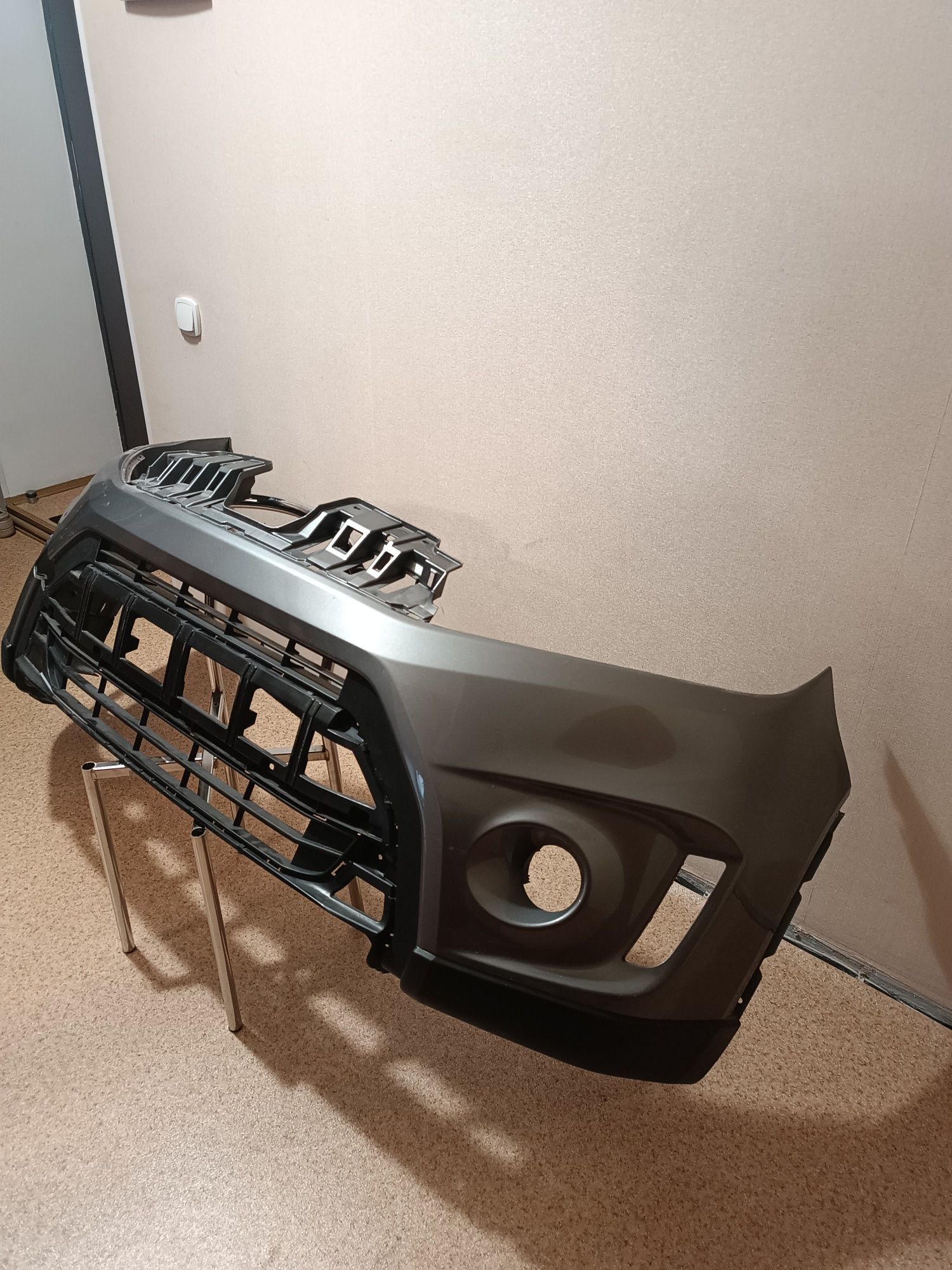 Передній бампер оригінал Suzuki grand vitara 2018