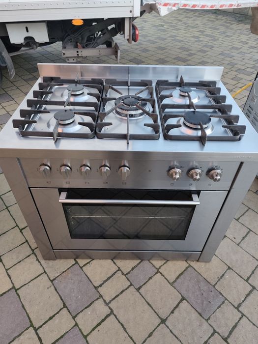 Професійна газова плита на 5 камфорок solitaire