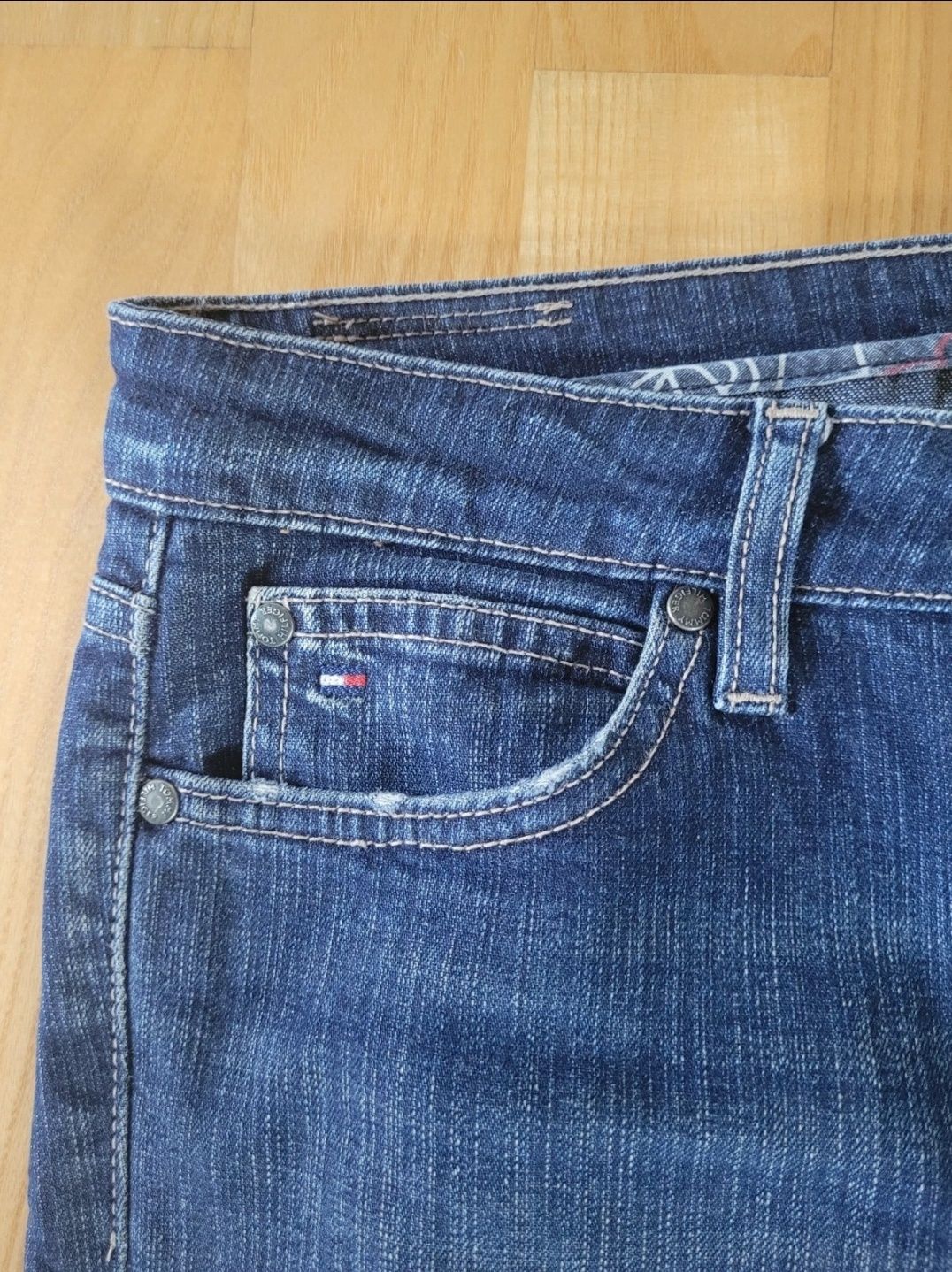 Niebieskie jeansy proste Tommy Hilfiger r. 28/34