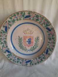 Prato muito antigo em faiança portuguesa