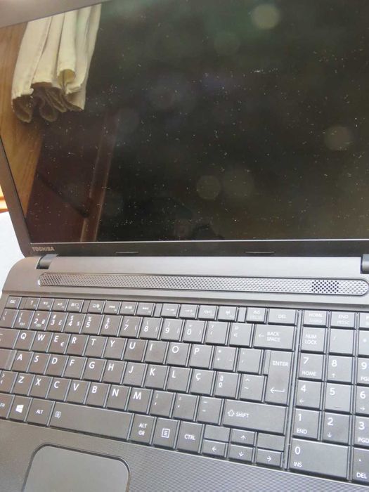 Portatil Toshiba C50D -A-10M;AMD1; 15,6";Ram 4GB;Hdd 320GB;Ler anuncio