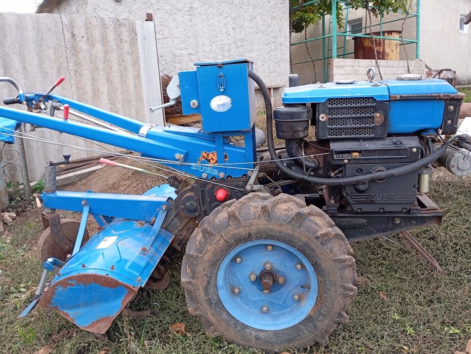 Мотоблок Зубр 10