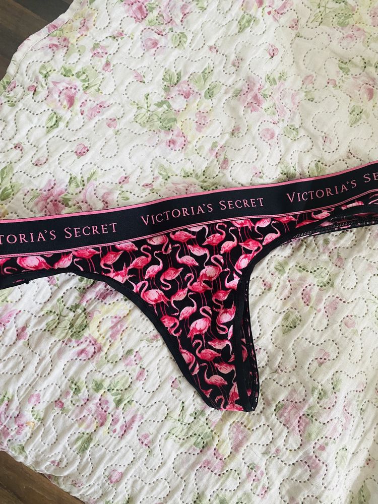 Трусики Victoria’s Secret стринги М