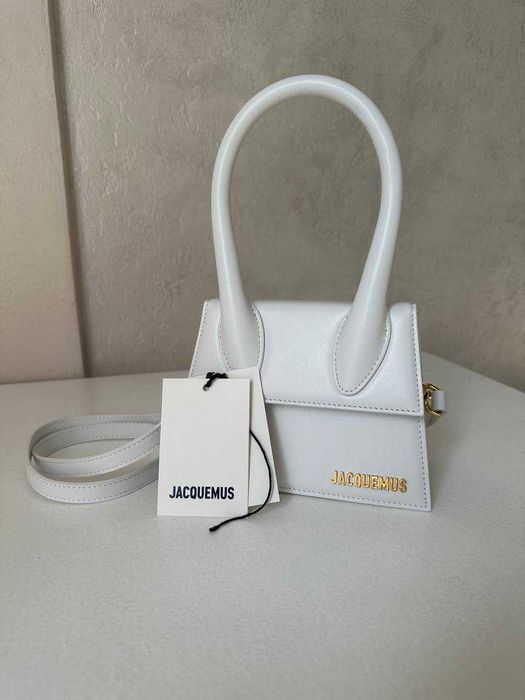 дизайнерська сумка від Jacquemus — культова модель Le Chiquito Mini.