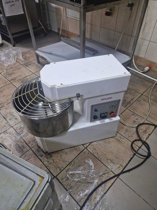 Продам тестомес бу