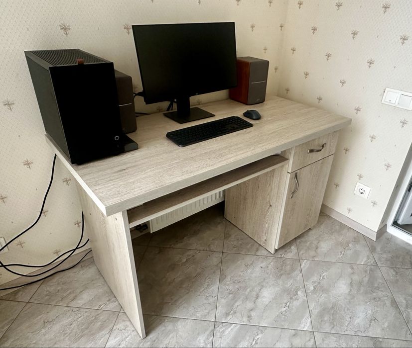 Компʼютерний (офісний) стіл