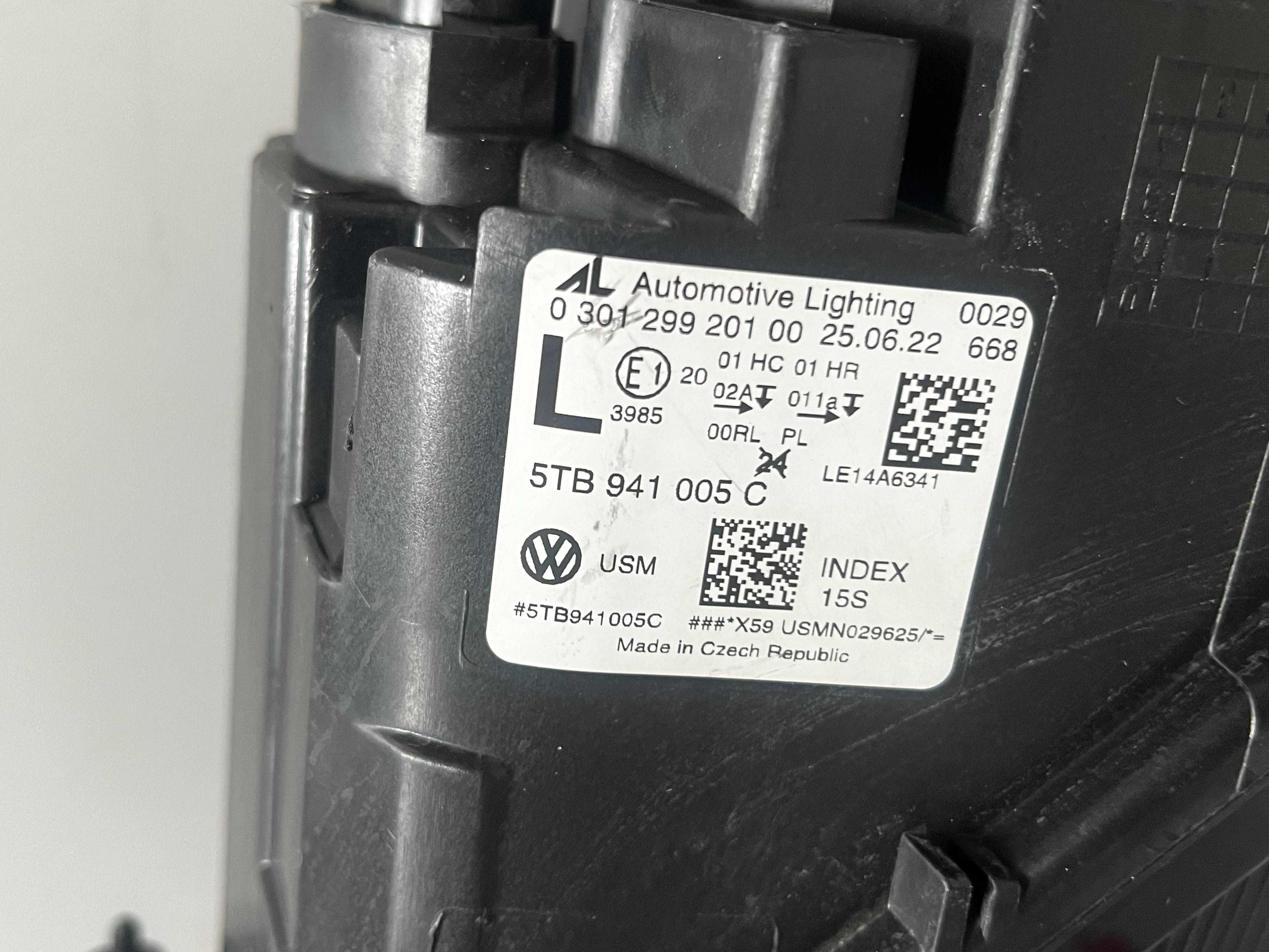 VW Touran 2 5TB941005C фара