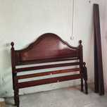 Estrutura de cama em madeira maciça
