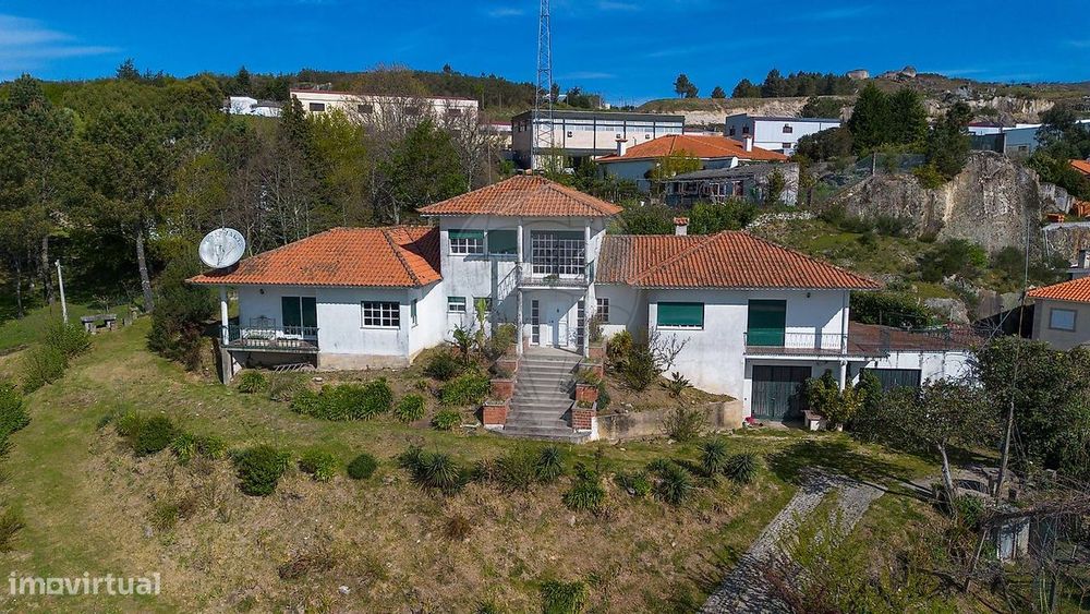 Moradia T4 para venda