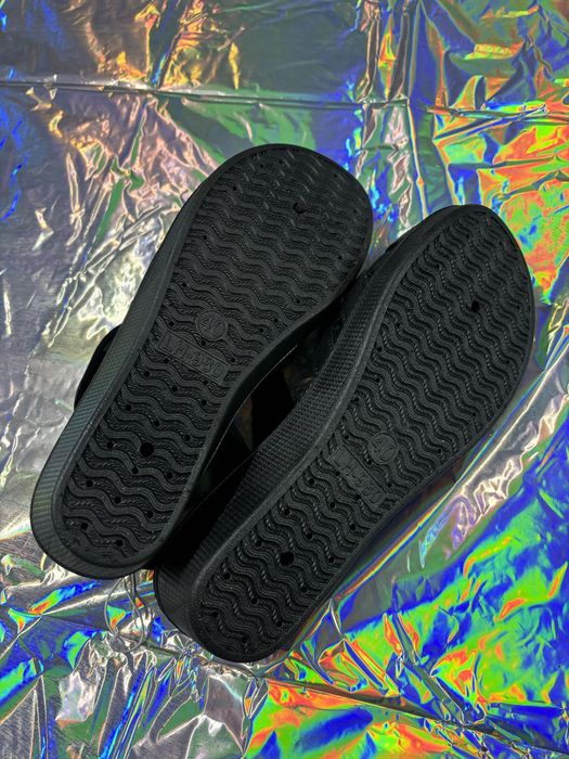 Sandálias pretas tamanho 40