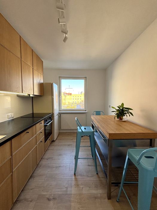 Pokoj w Centrum duzy umeblowany Parking/2 łazienki