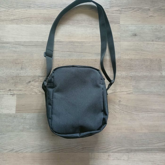 Czarna saszetka Kamuflage