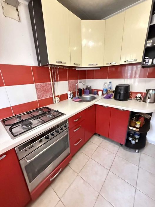 Продається 1 кімнатна квартира на Проспекті Миру, р-н Площі перемоги