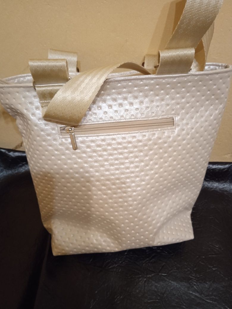 Perla.Torebka o wymiarze 33/33