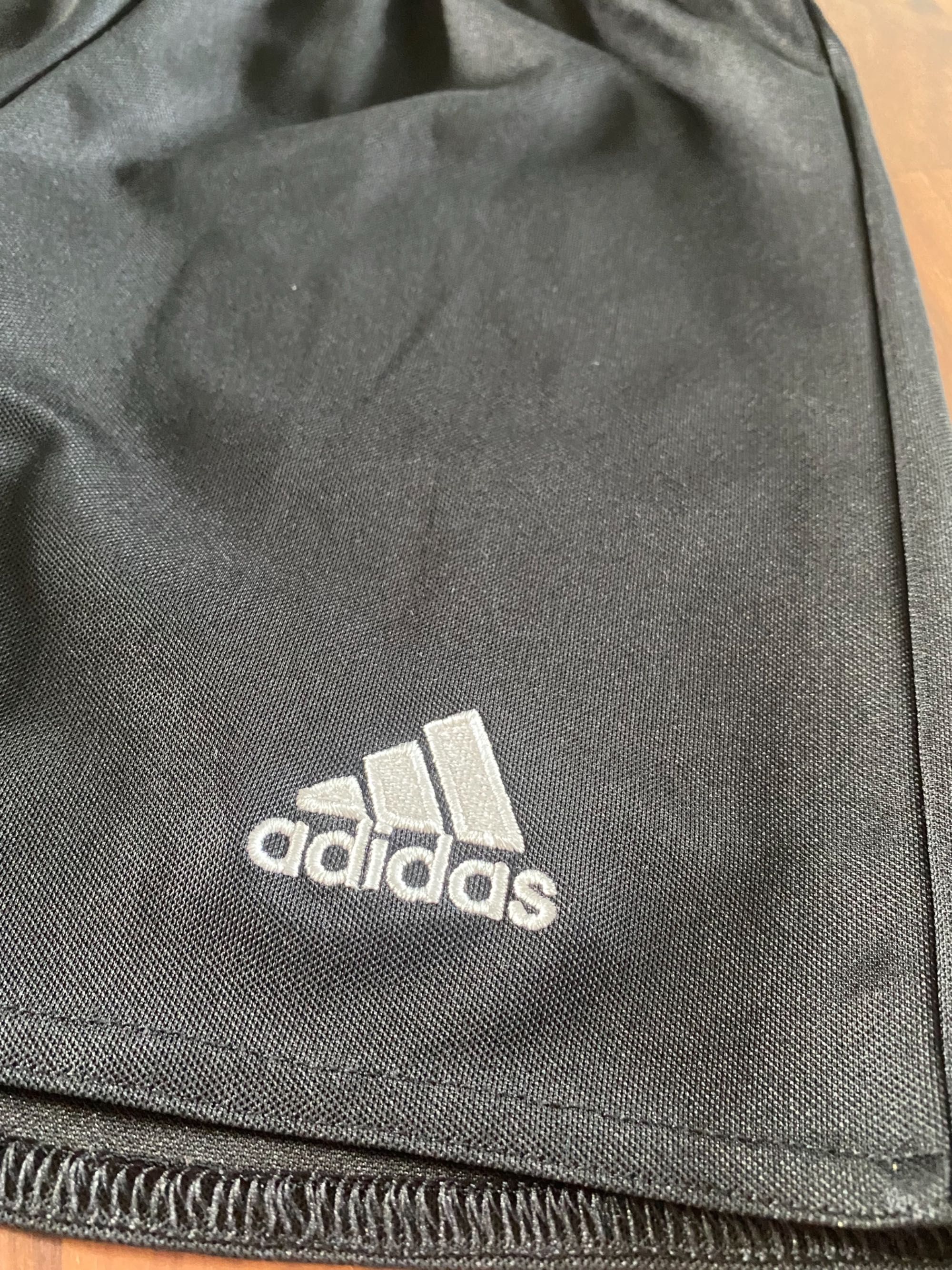 Spodenki czarne Adidas na wf sportowe piłkarskie