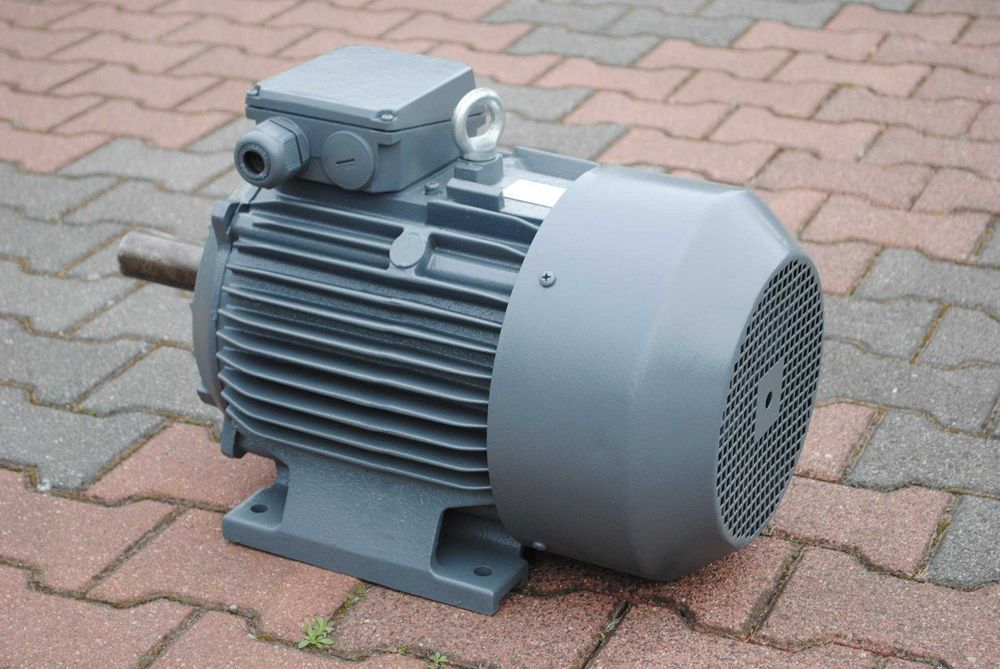 Silnik elektryczny 4kw 705obr./min.. Firmy INDUKTA