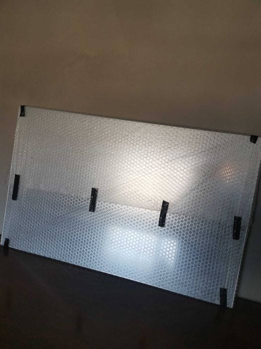 Espelho novo com moldura branca