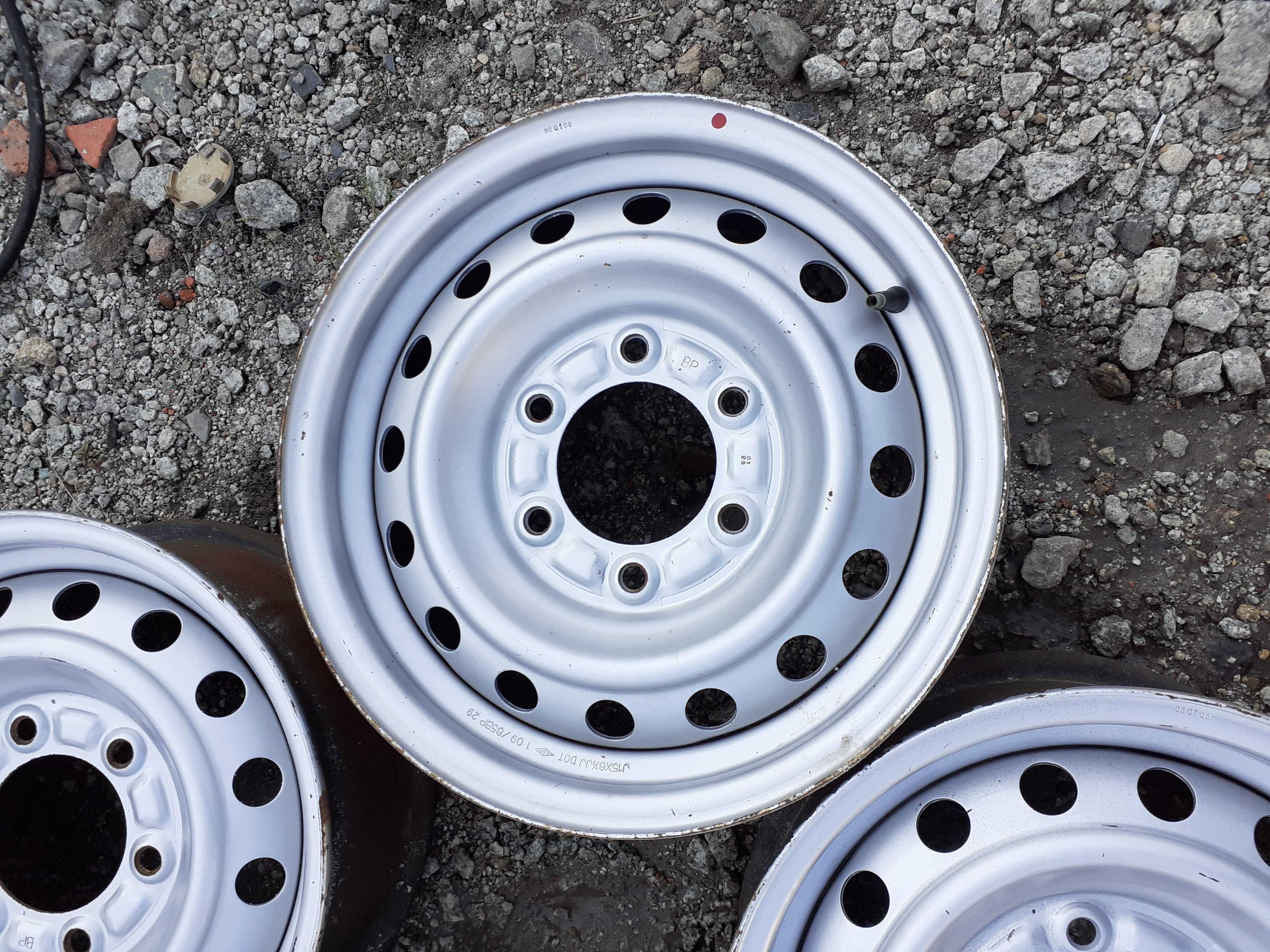 Felgi stalowe ISUZU D-MAX 6x139,7 6,5Jx15 ET41 Nr.34