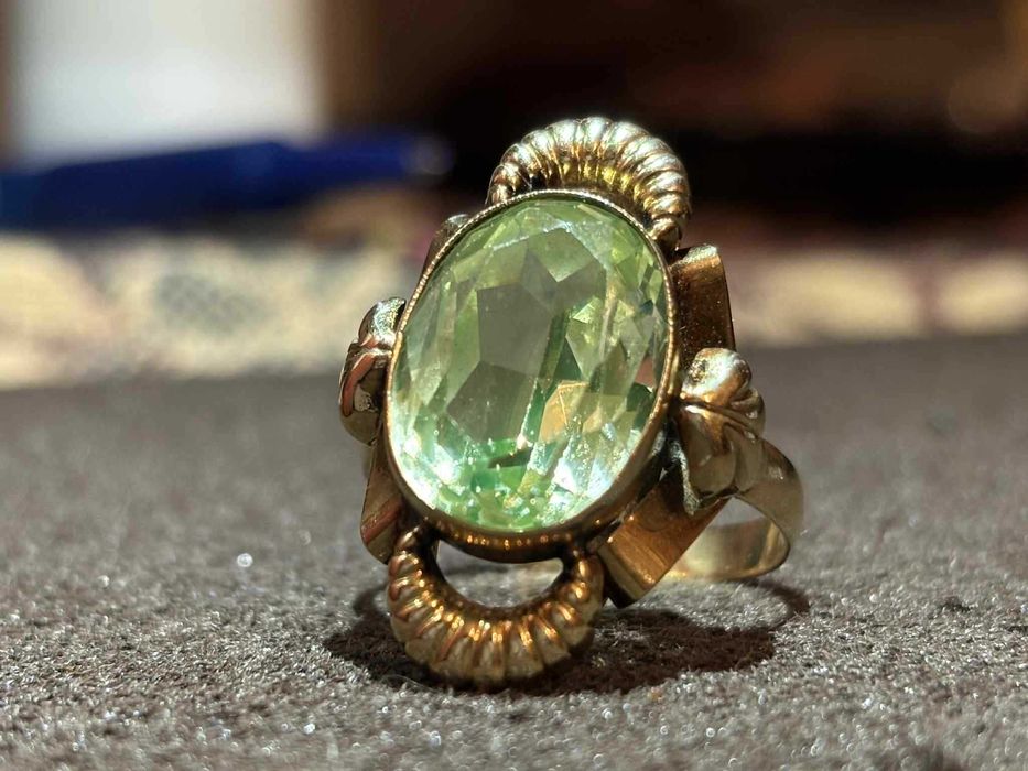 Złoty pierścionek art-deco szkło uranowe