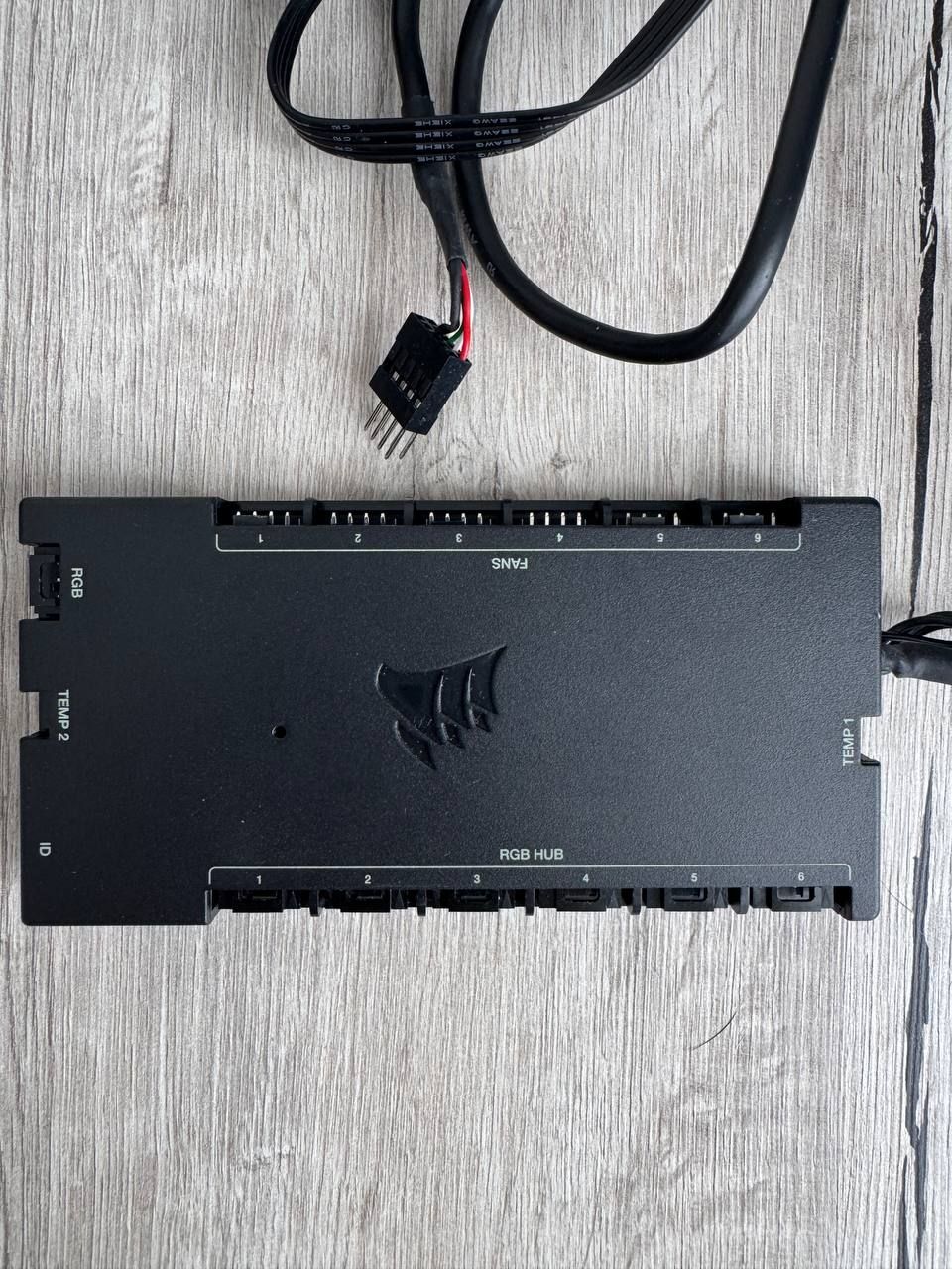 Контролер Corsair iCUE Commander Core XT RGB (CL-9011112-WW)