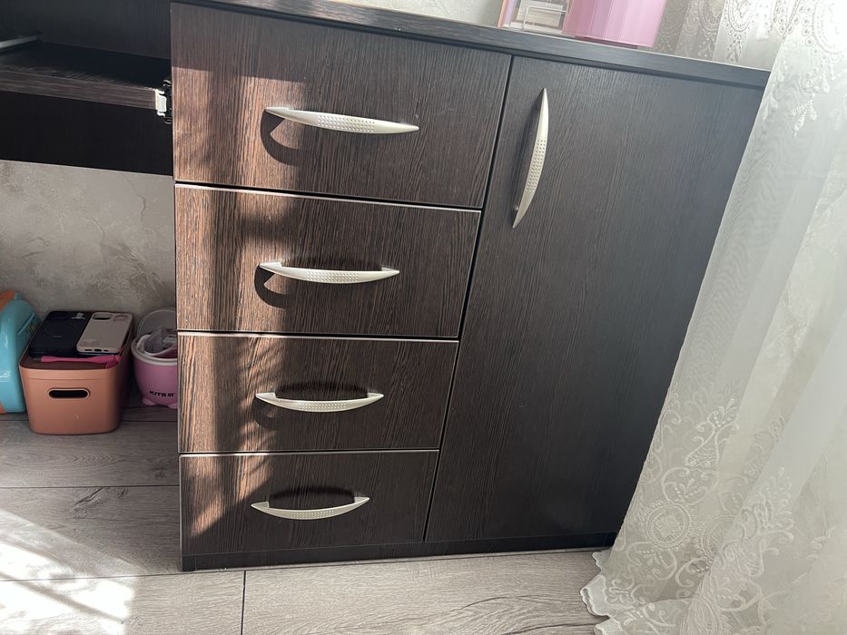 Стіл письмовий (компютерний)