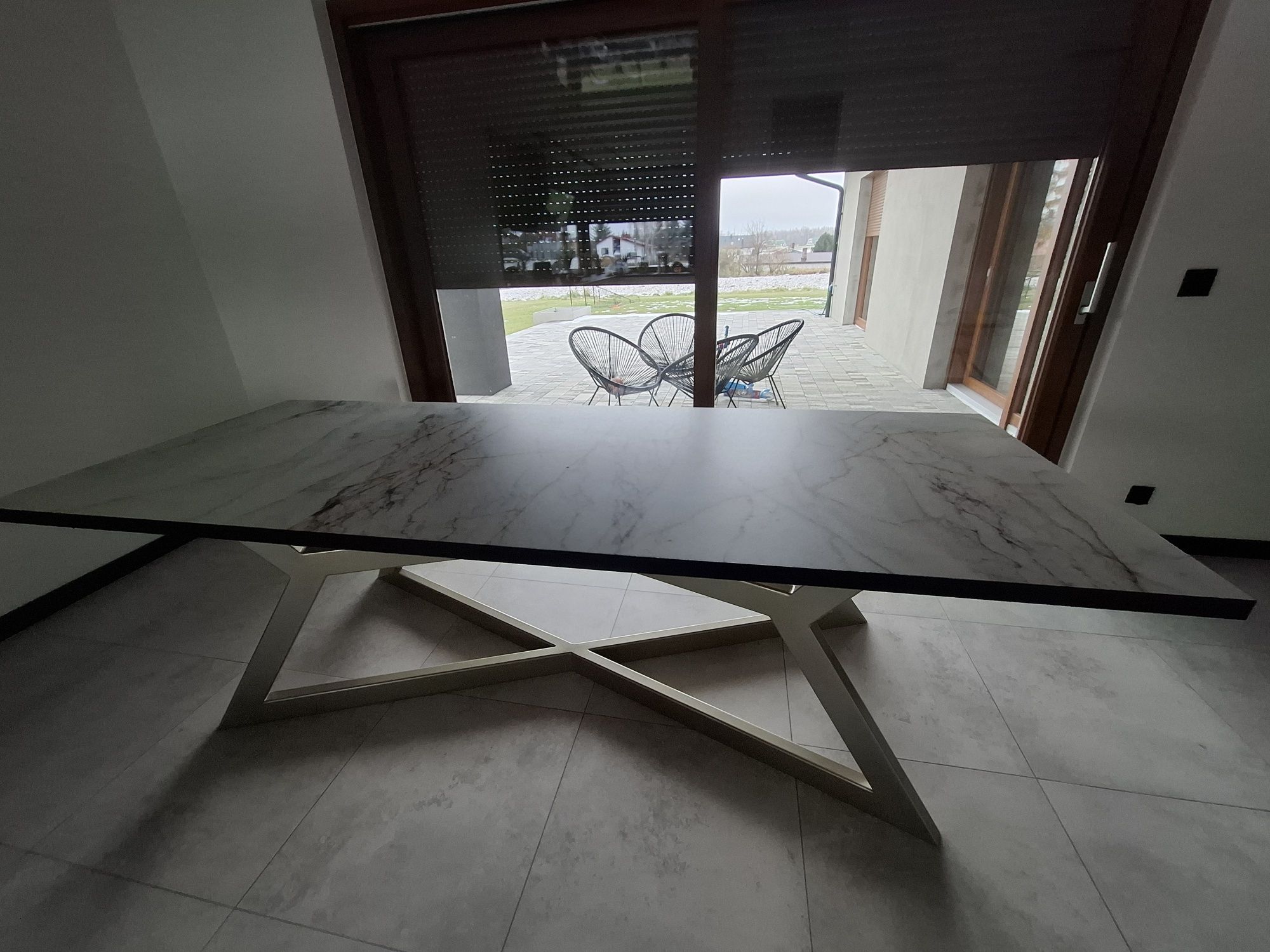 Nowy stół nowoczesny salon jadalnia kuchnia