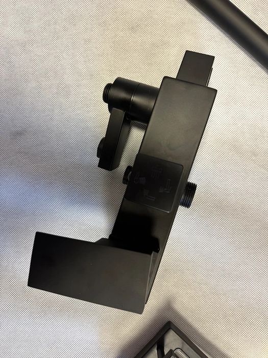 Zestaw prysznicowy czarny – deszczownica, słuchawka, bateria