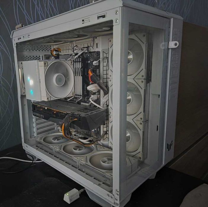 Продам ASUS TUF Gaming GT502 Plus White