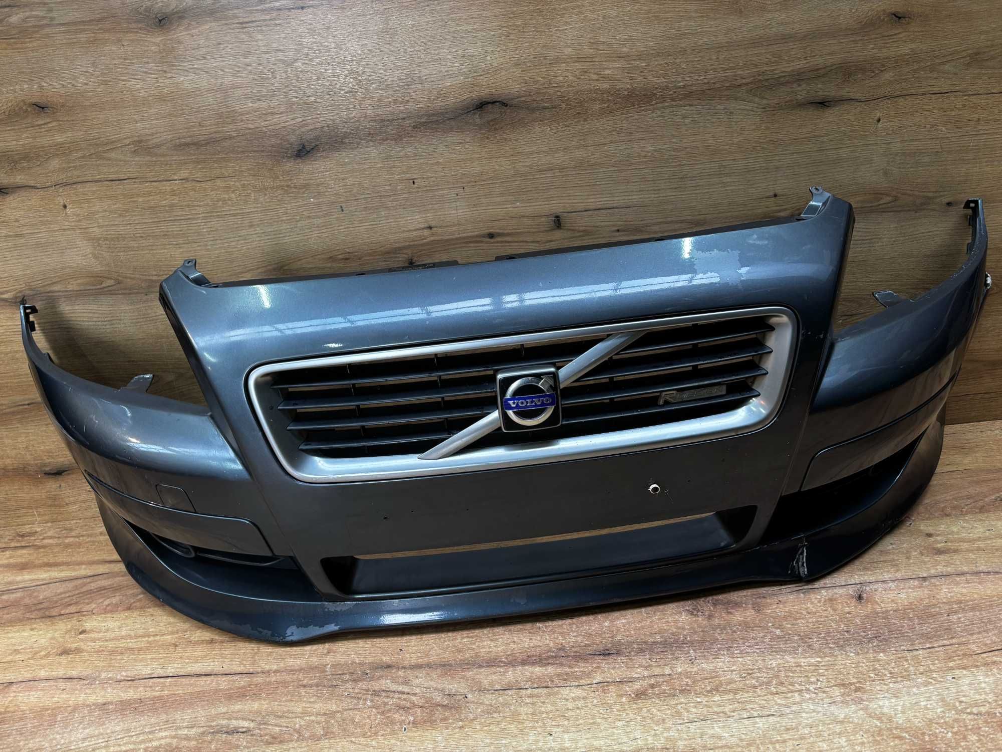 Zderzak przedni Volvo C30 R-Design