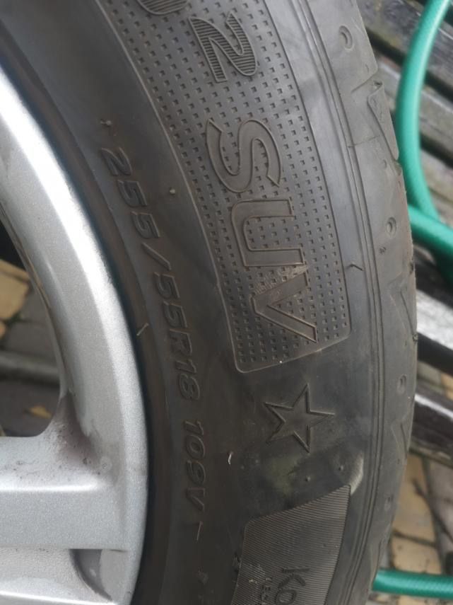 Резина диски ОРИГИНАЛ Лето 255/55 R18 Runflat з таурега