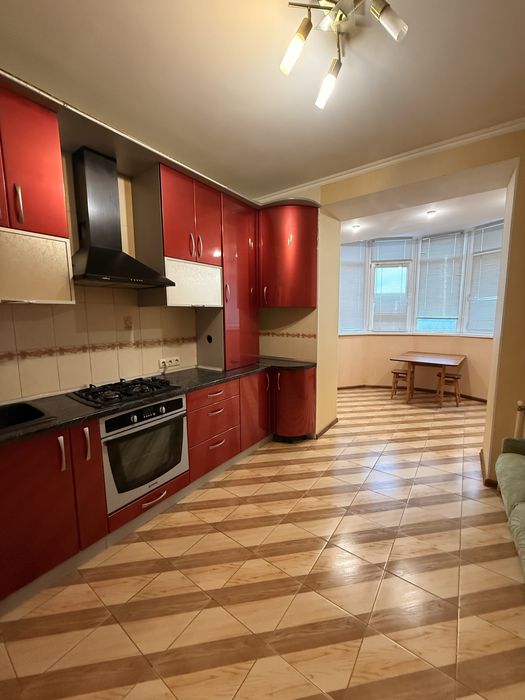 Продаж 2 к квартири на Поділлі