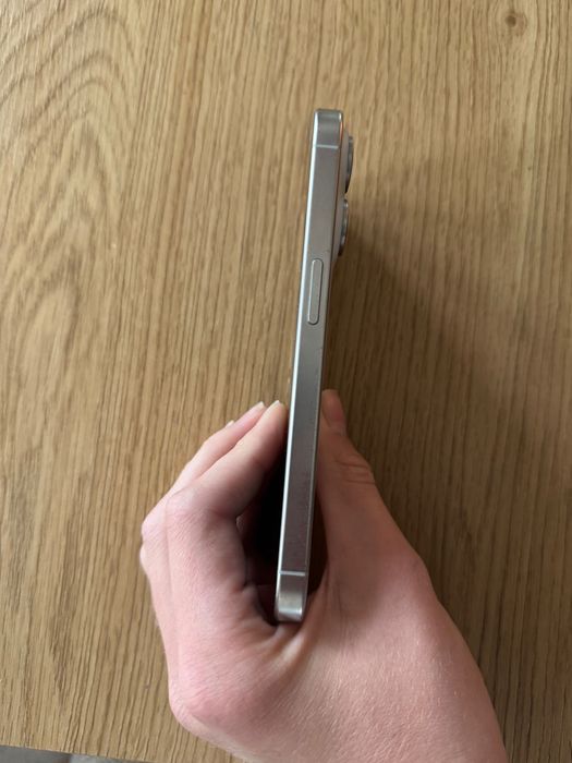 iPhone 15 pro stan idealny