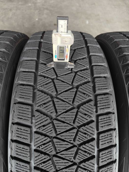 R18 225 60 шини зимові Bridgestone Blizzak DM-V2 японські липучки