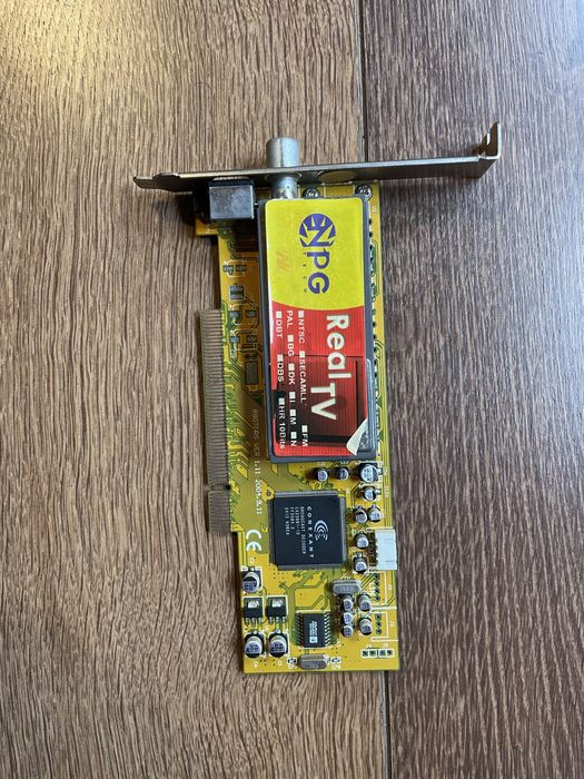 Placas gráficas / Placas de som / Placas de rede (PCI / AGP / ISA)