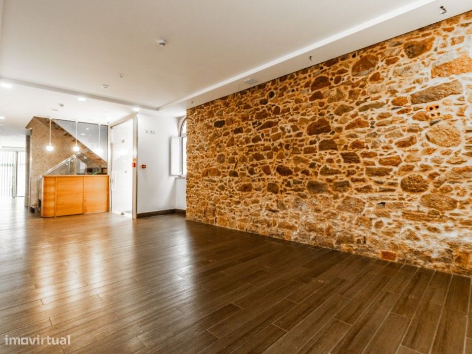 Hostel com 9 suítes a 2 minutos da praia