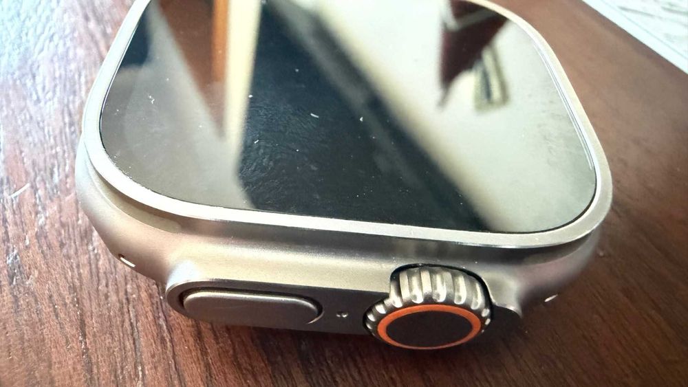 Apple Watch Ultra (1ª Geração), 49mm - Titânio