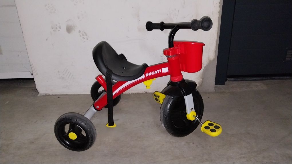 Triciclo Chicco Ducati