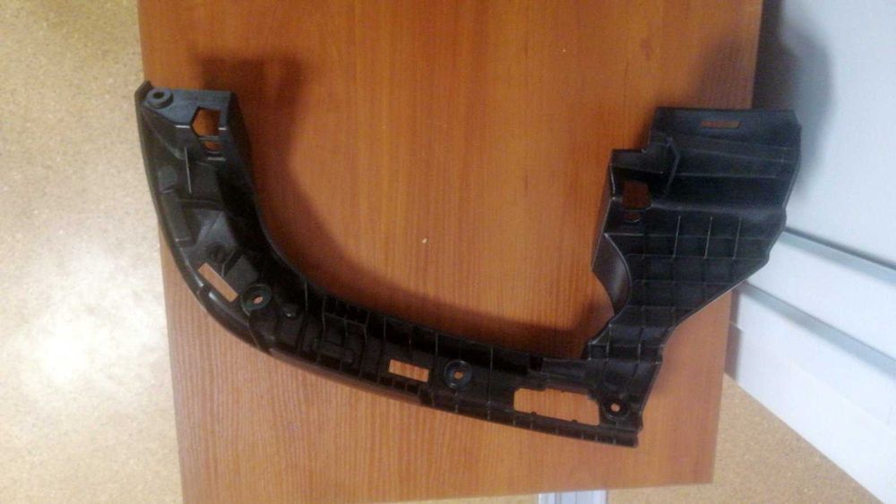 Кріплення вихлопної труби ліве рест. - AUDI A4 (B9) 2019 (8W0807347A)